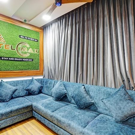 Hotel O Max Сурат Экстерьер фото