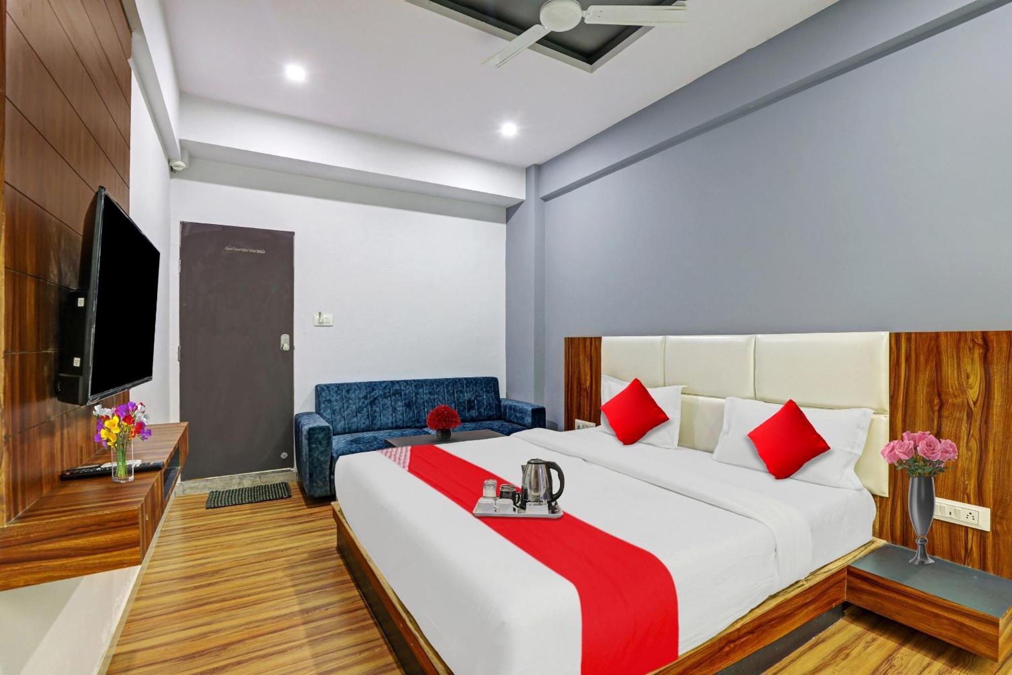 Hotel O Max Сурат Экстерьер фото