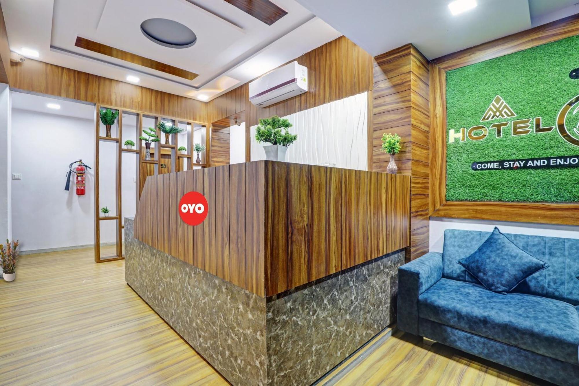 Hotel O Max Сурат Экстерьер фото